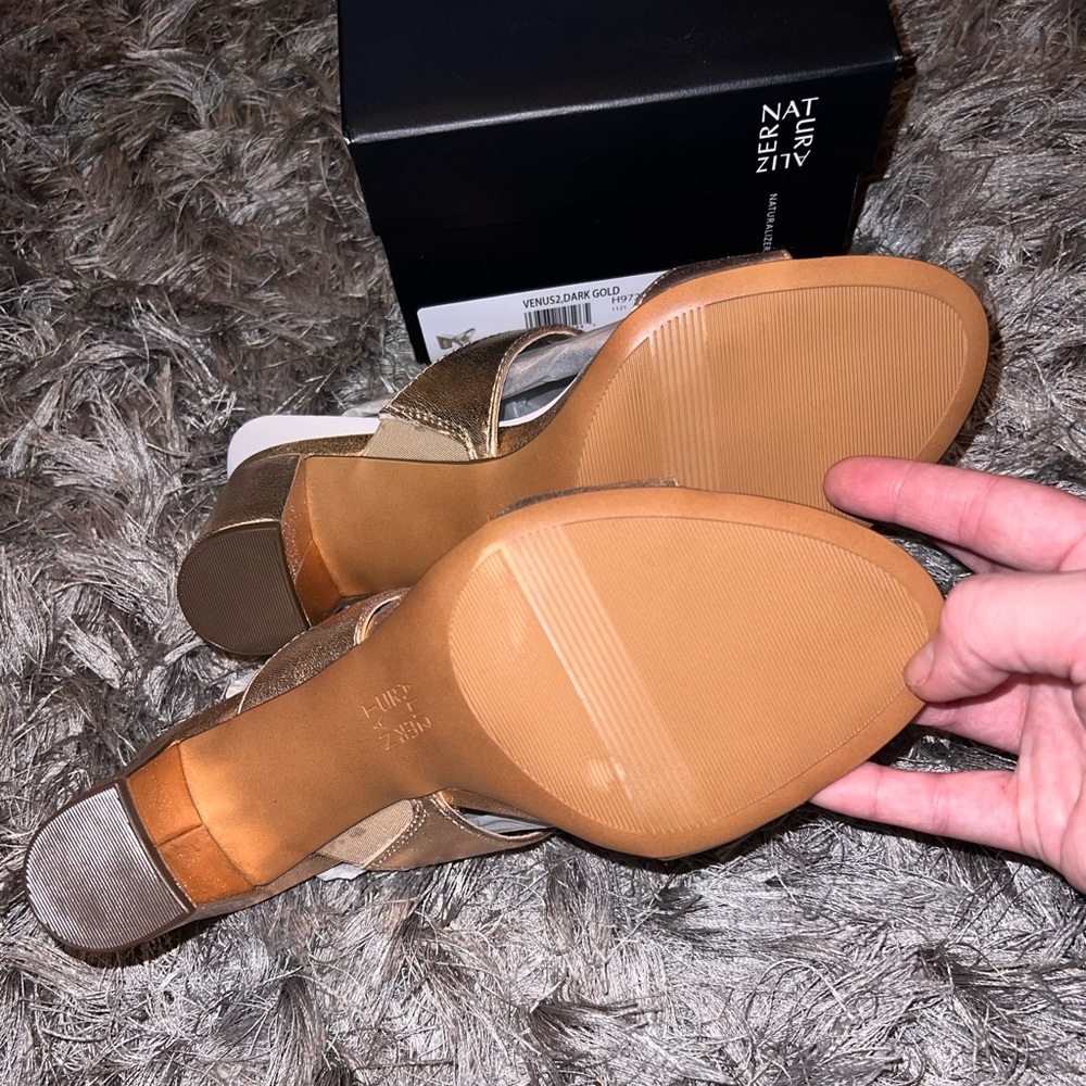 NIB Naturalizer Metallic Gold Heeled Sandals - Picture 4 of 7